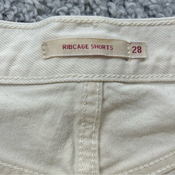 Levi's Shorts Womens 28 Ribcage Button Fly Big E 100% Cotton Raw Hem Cut Offs - Picture 2 of 4